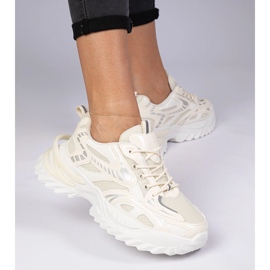 Adidași sportivi bej pe o talpă masivă 2