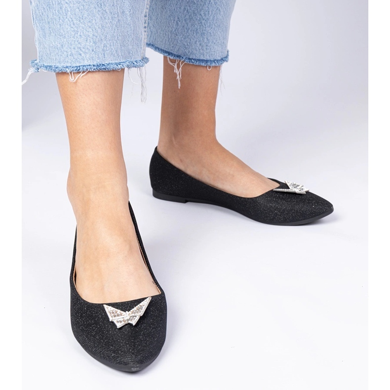 Ballerine de sclipici pentru femei negre cu un fluture negru 2