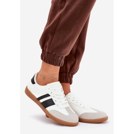 Adidași scăzute pentru femei cu alb din piele eco 1 Adidași scăzute pentru femei cu alb din piele eco 1