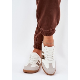 Adidași scăzute pentru femei cu imprimeu leopard alb din piele eco 2 Adidași scăzute pentru femei cu imprimeu leopard alb din piele eco 2