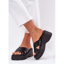 Flip -flops pentru femei pe platformă și pene negre negru 2