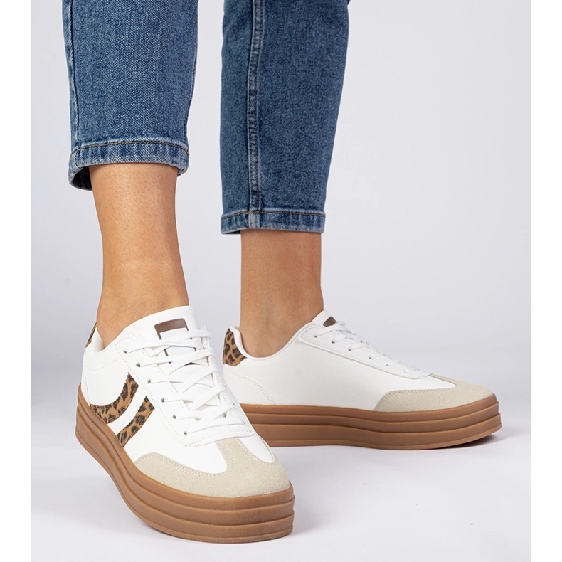 Adidași albi adidași pentru femei cu accesoriu leopard 2