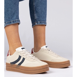 Adidași bej adidași pentru femei cu un accesoriu albastru bleumarin 1