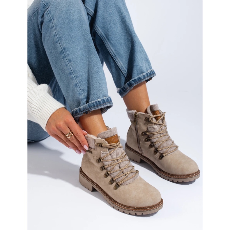 Cizme de dama bej cu palton din piele de oaie 1