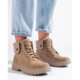 Cizme de dama bej cu captuseala din piele de oaie 1