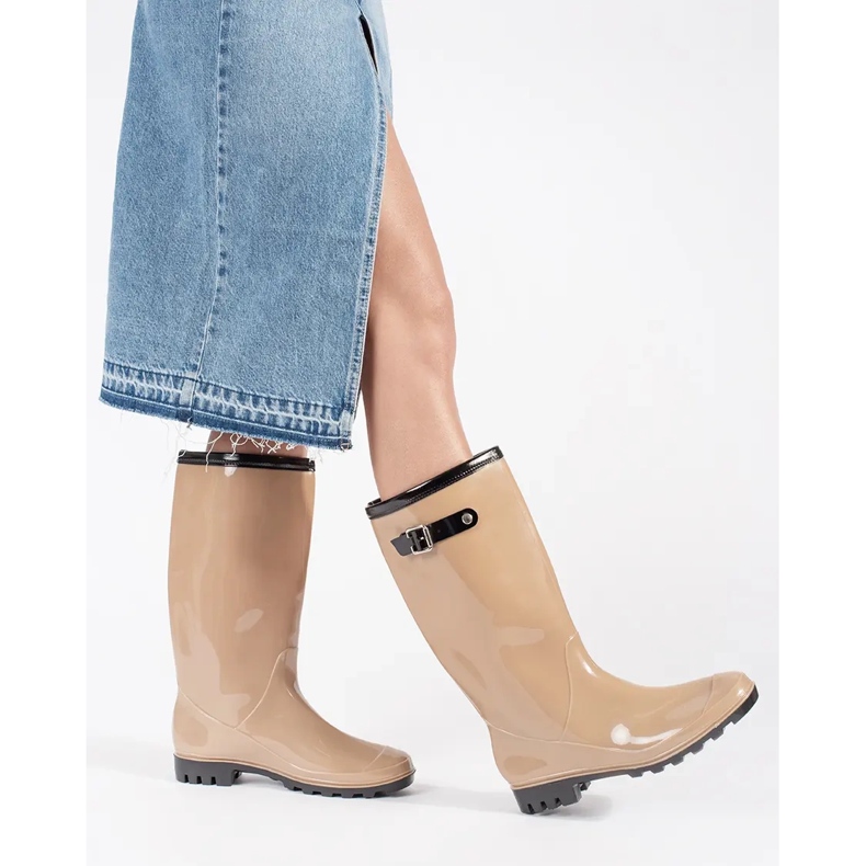 Ghete de damă, bej, înalte lacuite 1