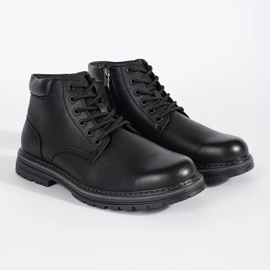 Botine negre pentru bărbați, izolate cu șireturi negru 1