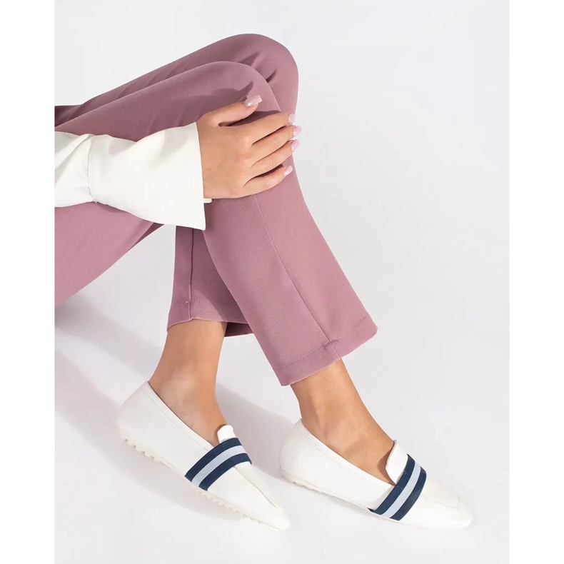 Balerini albi cu dungi decorative 2