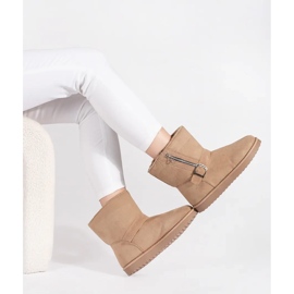 Cizme de zapada de dama bej deschis cu catarama decorativa si fermoar 2