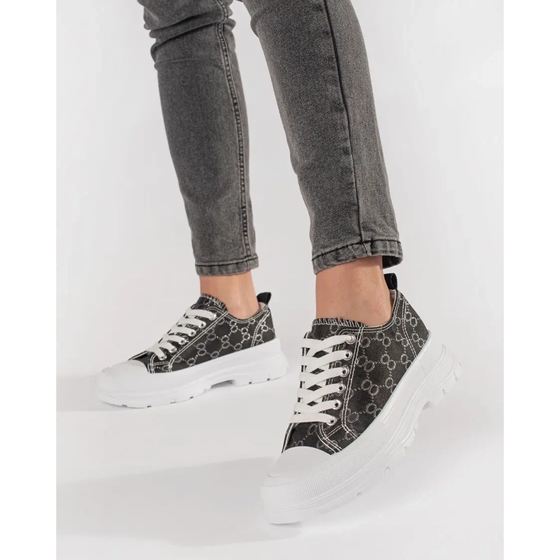 Adidași negri pe platformă cu decorațiuni negru 1