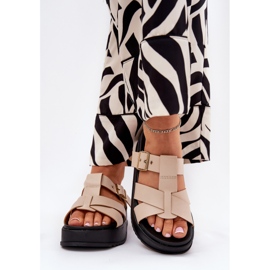 Flip -flops pentru femei pe platformă cu dungi și clemă bej 3