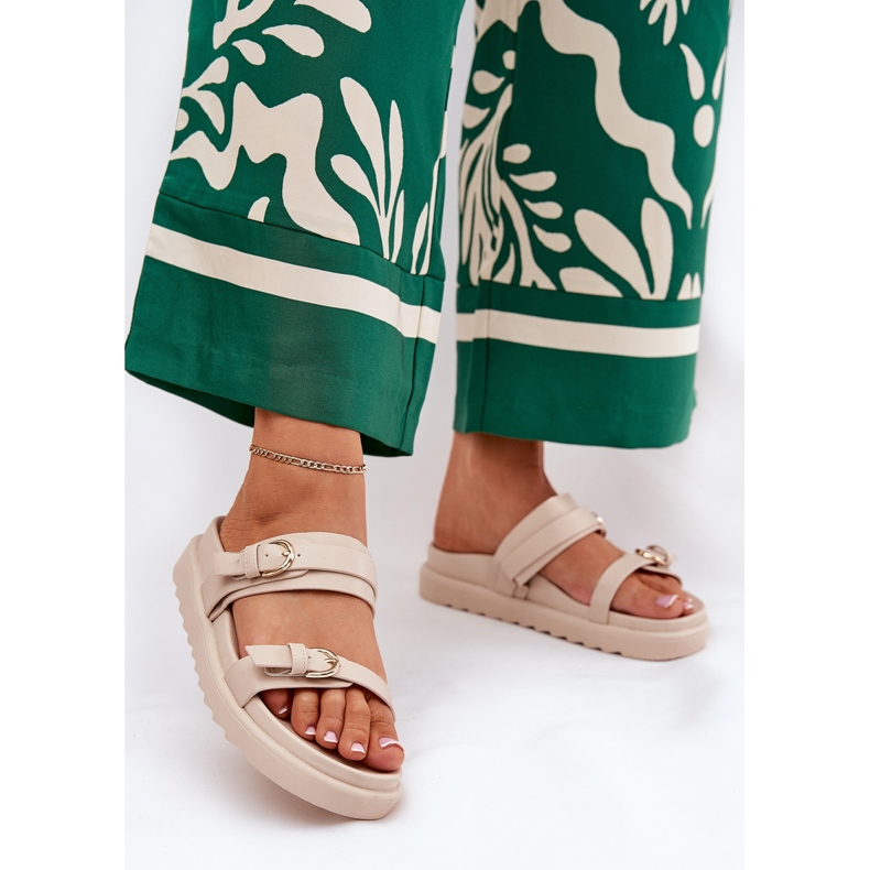 Flip -flops pentru femei pe platformă cu catarame de aur bej 2