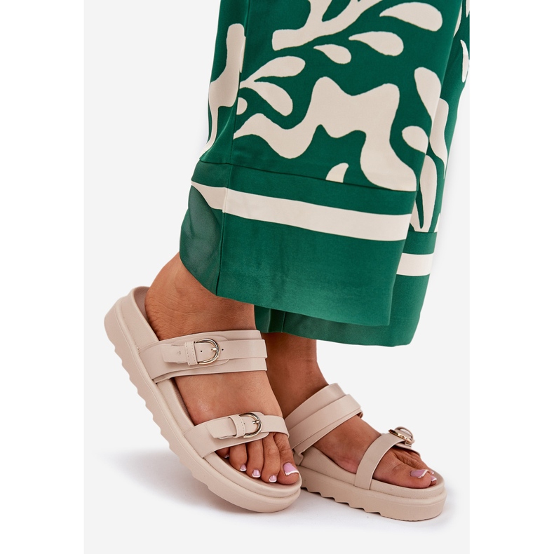 Flip -flops pentru femei pe platformă cu catarame de aur bej 1