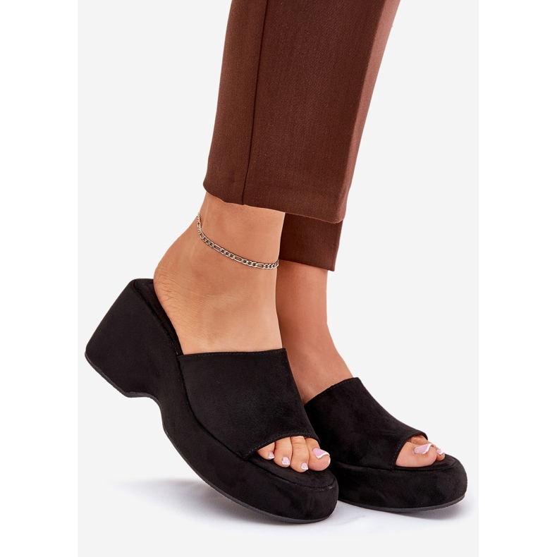 Papuci pentru femei Eco Suede pe platformă și pene negre negru 1 Papuci pentru femei Eco Suede pe platformă și pene negre negru 1