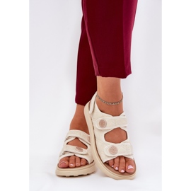 Sandale pentru femei cu detalii decorative pentru bej 2