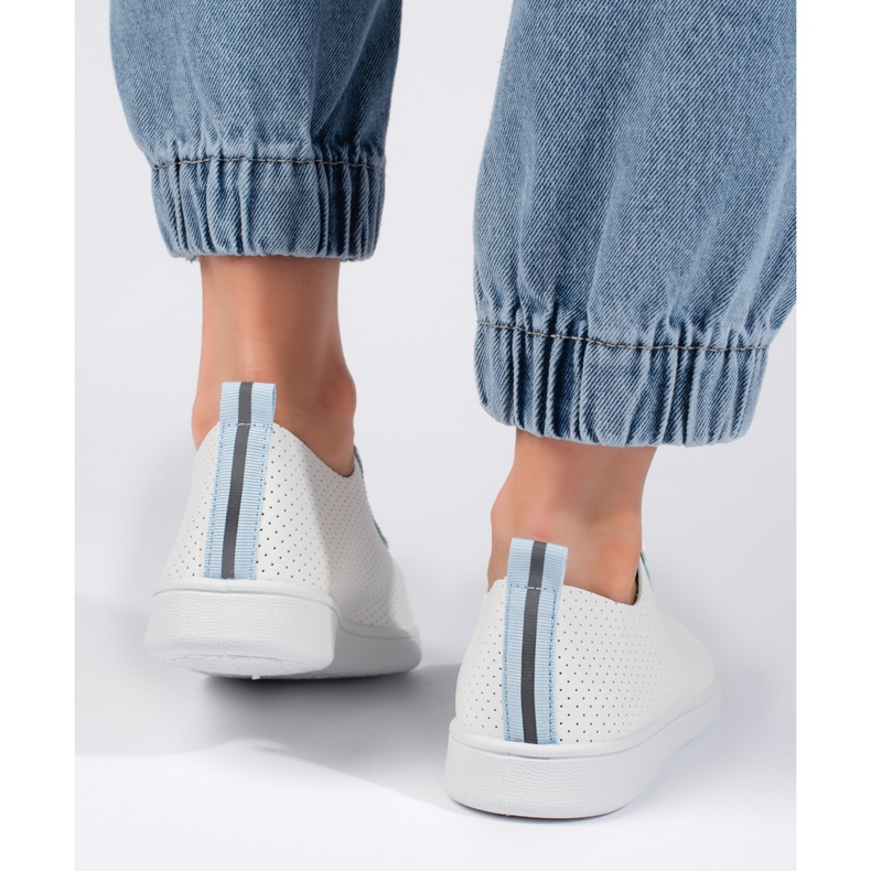 Tenisi albi ajurati de dama 2