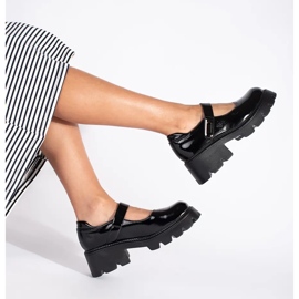 Pantofi de dama cu platforma din piele lacuita neagra negru 1