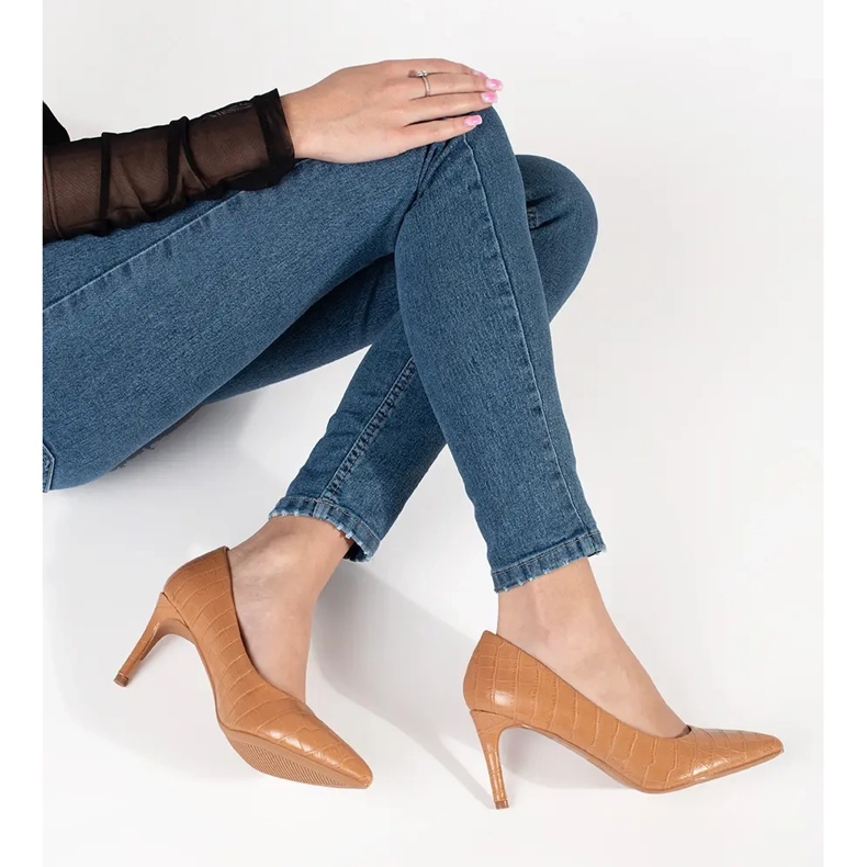 Seastar Pompe bej întunecate pe călcâiul înalt 2