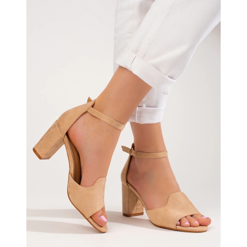 Sandale de damă bej pe post de W. Potocki 1
