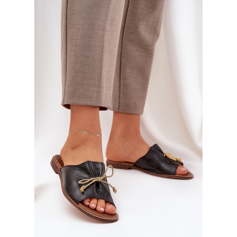 FLOP -uri elegante din piele cu un arc Lewski 3572 negru 2