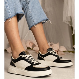 Adidașii pentru femei negre cu un accesoriu cu sclipici negru 1 Adidașii pentru femei negre cu un accesoriu cu sclipici negru 1