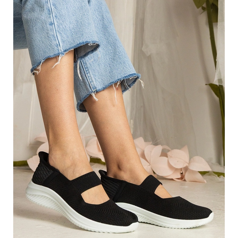 Adidașii pentru femei negre pe o talpă presată negru 1 Adidașii pentru femei negre pe o talpă presată negru 1