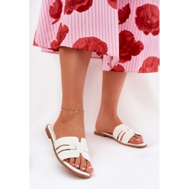 Flip -flop -uri pentru femei cu lac plat cu decupaje din piele Eco alb 2 Flip -flop -uri pentru femei cu lac plat cu decupaje din piele Eco alb 2