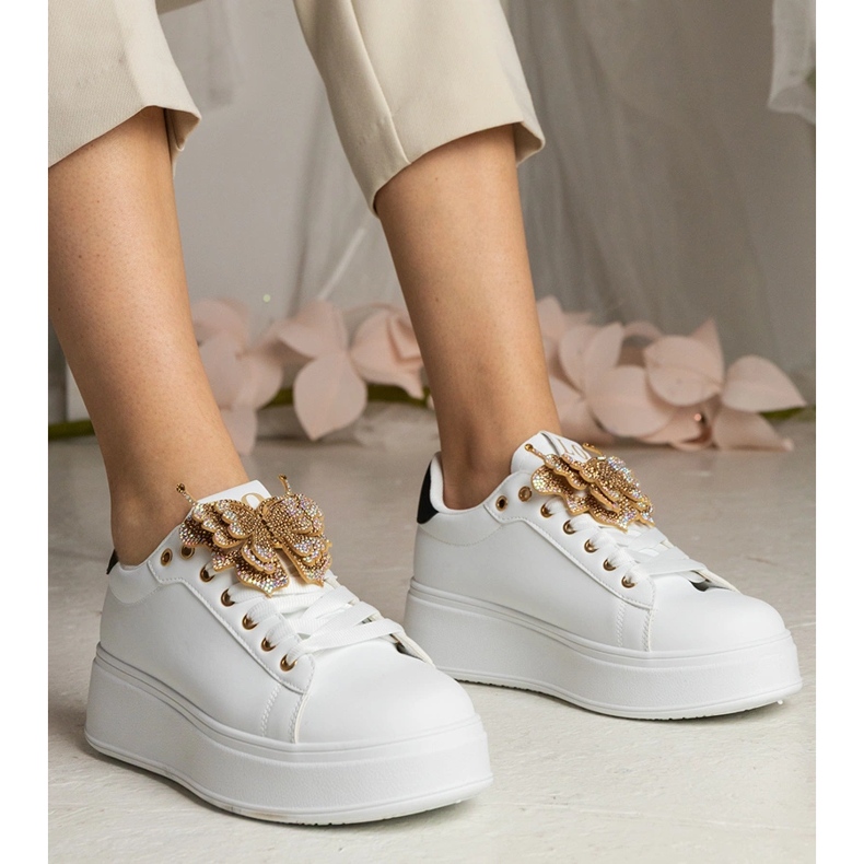 Adidaje alb -negru decorate cu un fluture cu zircoane 2