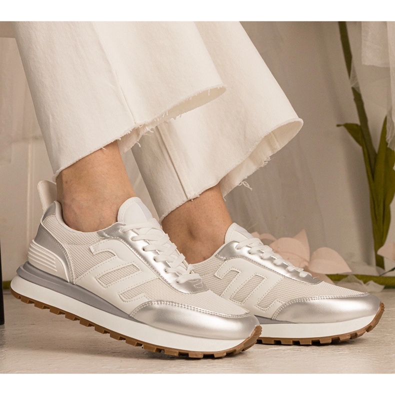 Sporturi pentru femei White-Srebrne alb 2