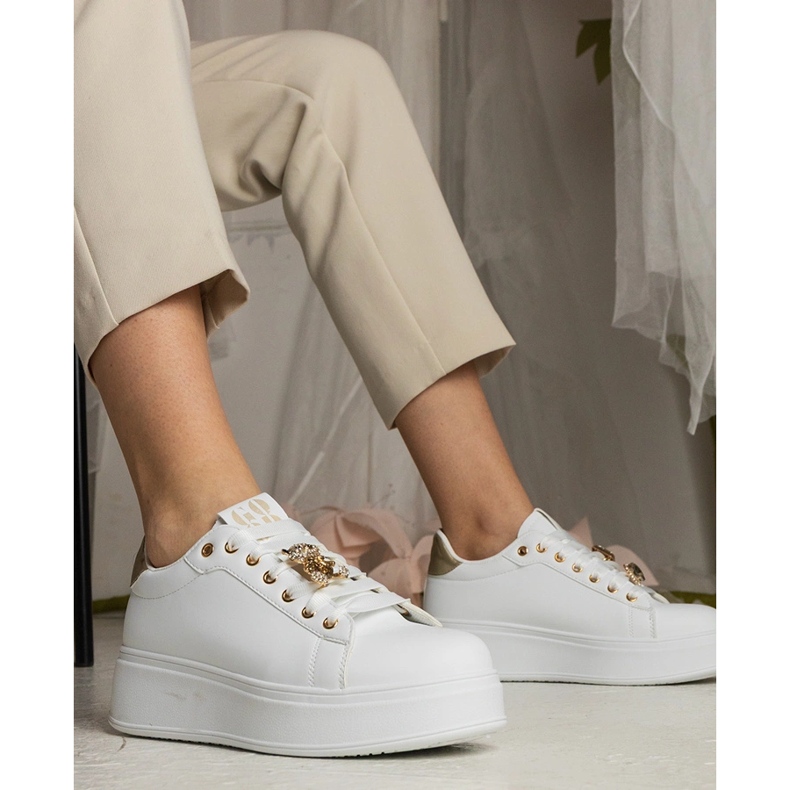 Adidaje albe și aurii pentru femei decorate cu pietre 1