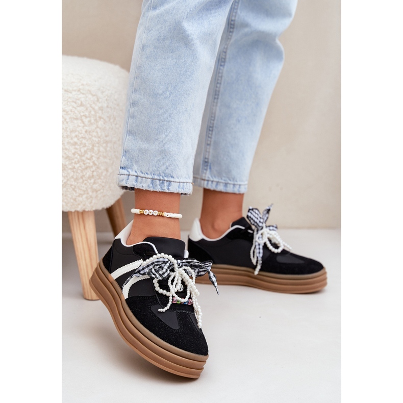 Adidași pentru femei pe platformă cu decorațiuni negre negru 2 Adidași pentru femei pe platformă cu decorațiuni negre negru 2