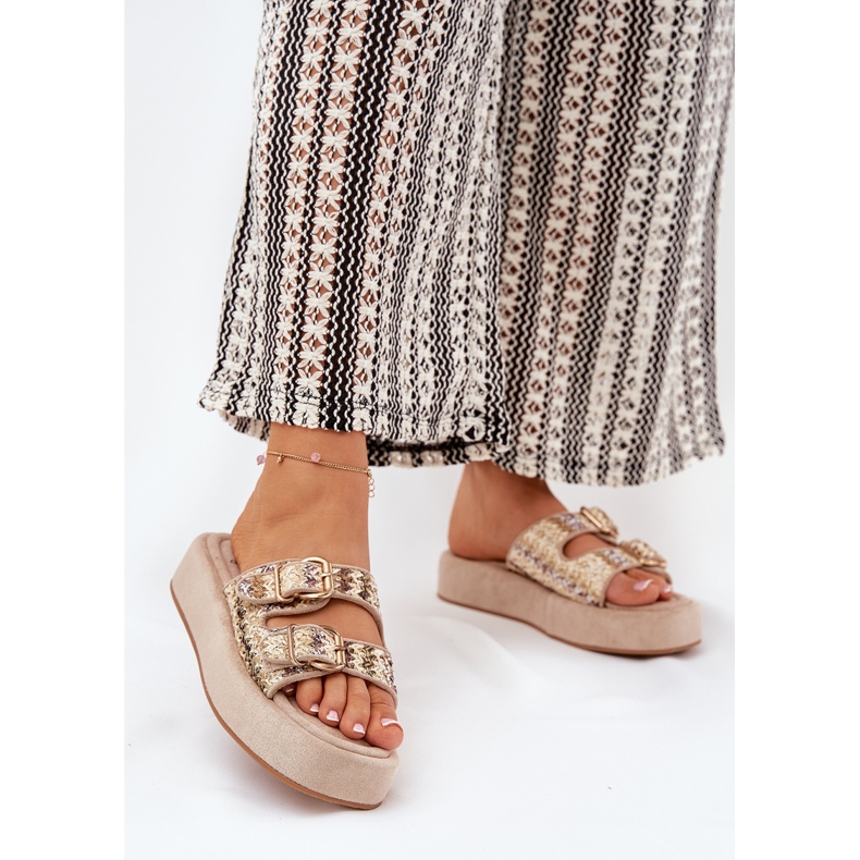 Papuci pentru femei pe platformă cu catarame și împletitură kaki bej 2