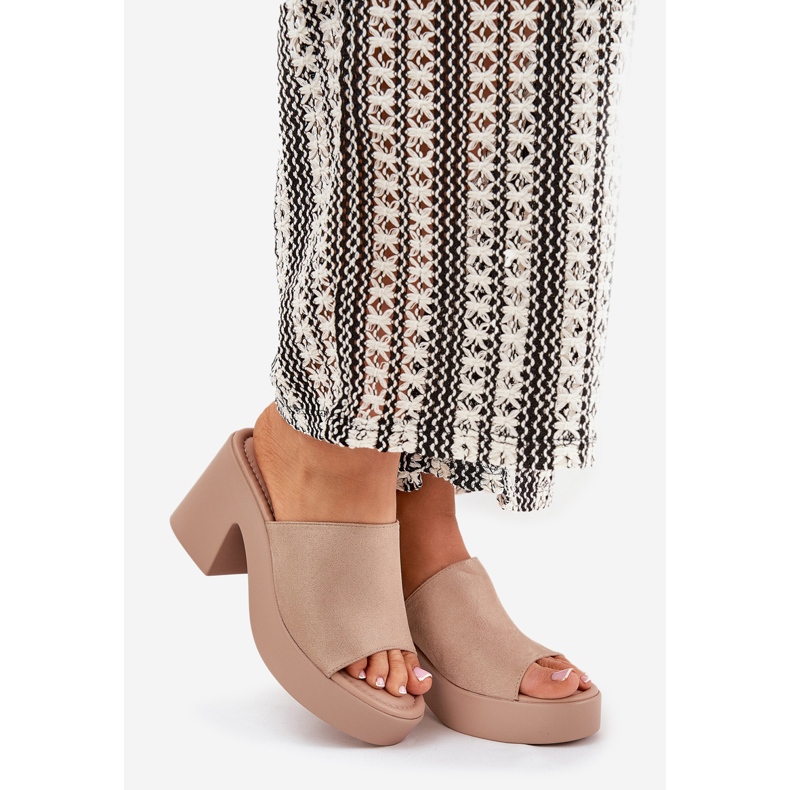 Papuci pentru femei pe postul și platforma Kaki bej 1 Papuci pentru femei pe postul și platforma Kaki bej 1