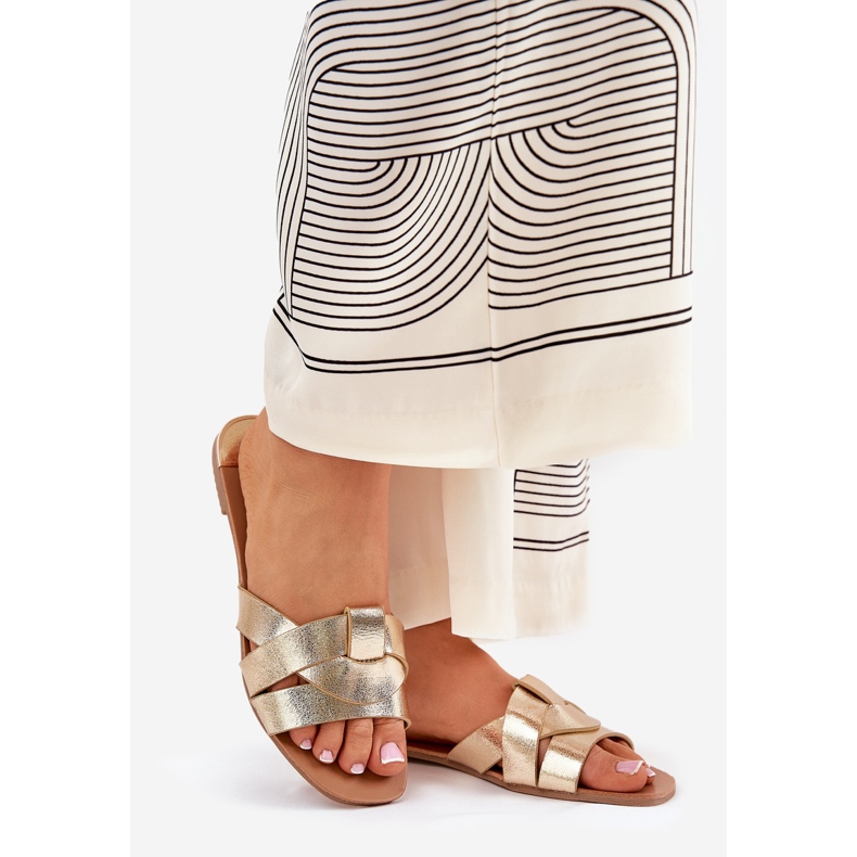 Flip -flops pentru femei plate cu dungi de aur împletite 1