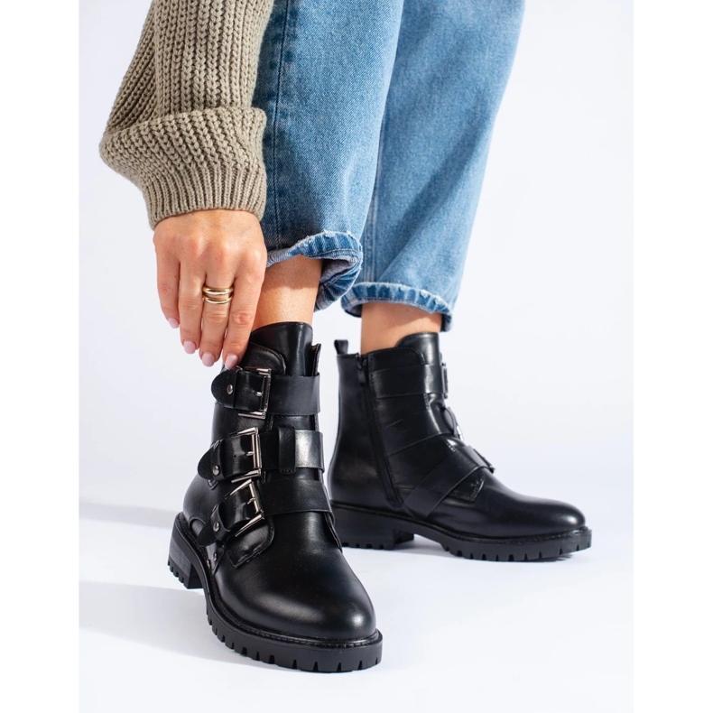 Genti izolate cu catarame negru 2