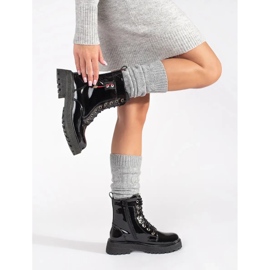 Ghete cu lacuri lacate negru 1