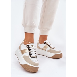 Adidașii pentru femei pe o platformă masivă, un model de aur bej-auriu 2