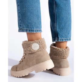 Cizme de drumeție de damă cu piele de oaie bej 1