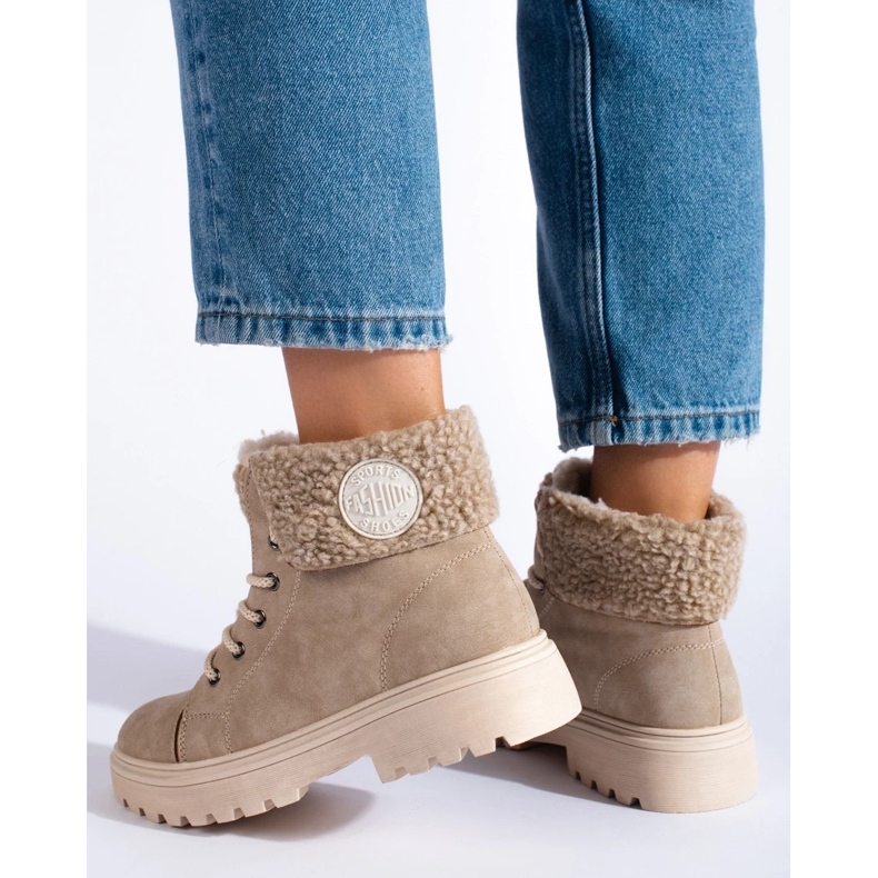 Cizme de drumeție de damă cu piele de oaie bej 1