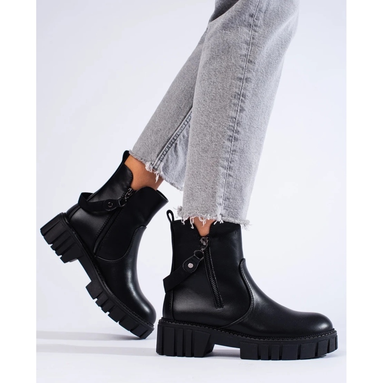 Genți negre de damă cu ornament negru 1