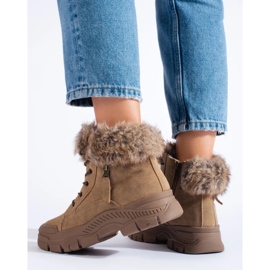 Cizme de drumeție maro de damă cu blană bej 1
