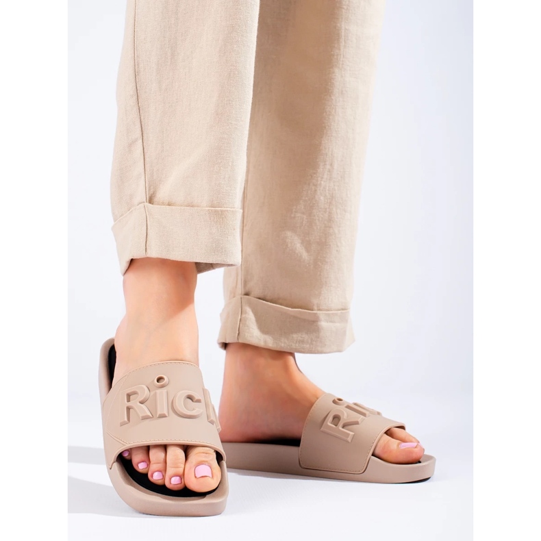 W. Potocki Papuci de damă bej de la Potocki 1