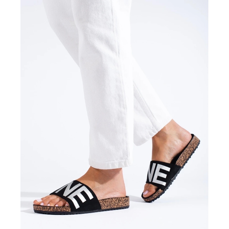 Șlapi negri cu inscripții argintii pe șapcă de la Shelovet negru 1