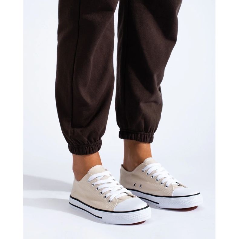 Adidași bej clasici Shelovet 2