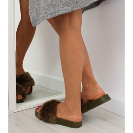 Papuci verzi S37 verzi cu blana verde 2