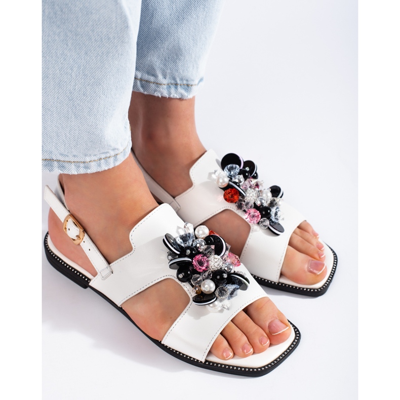 Sandale de dama albe cu decor 2