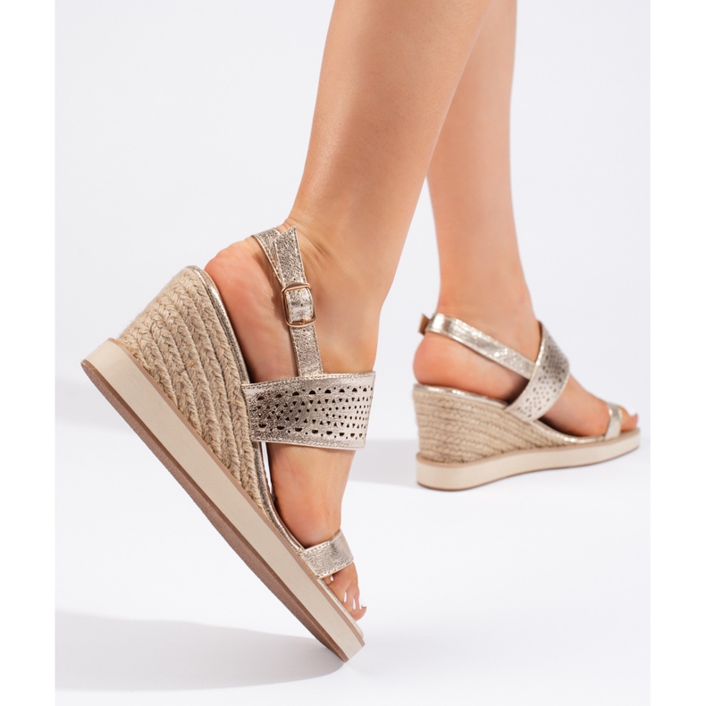 Sandale cu pană de damă aurii de aur 2 Sandale cu pană de damă aurii de aur 2