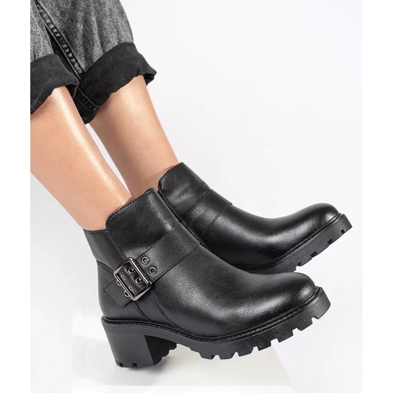 Botine de damă din piele neagră cu toc înalt și cu cataramă decorativă de Sergio Leone negru 1