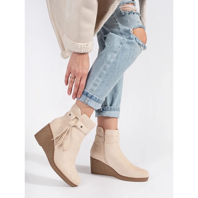 Ghete de dama cu franjuri din piele intoarsa bej deschis 2