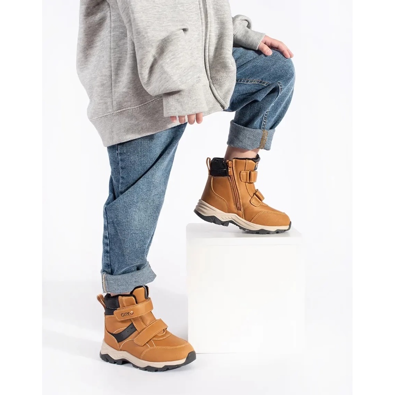 Botine izolate pentru baieti cu Velcro maro 1